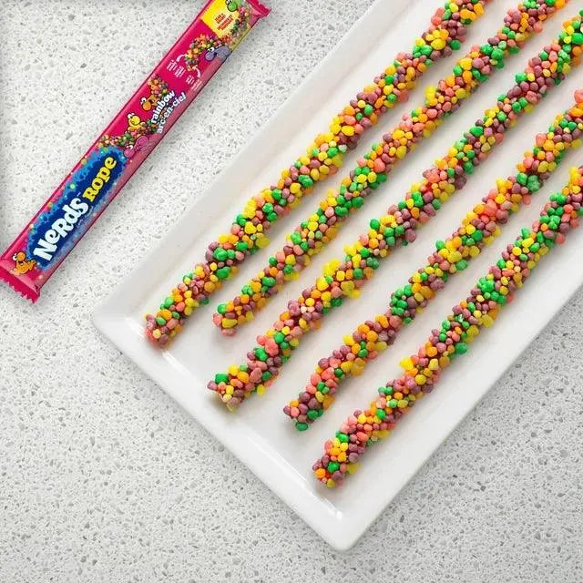 Nerds Rope Rainbow 26g - Americké sladkosti - OhMyCandyBox Chorvátsko